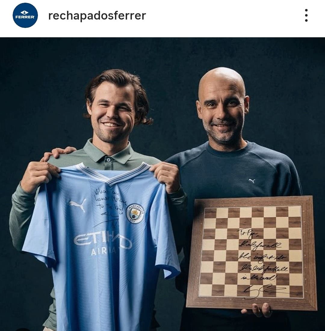 Magnus Carlsen and Pep Guardiola with a Rechapados Ferrer board